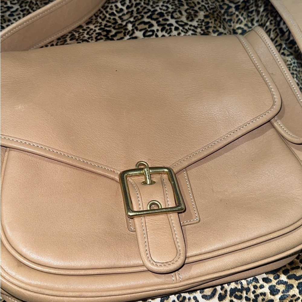 Vintage Coach Tan Leather Shoulder Bag with Flap Closure